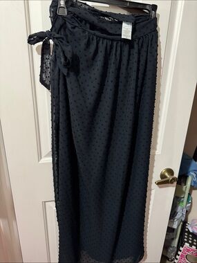 Time and Tru Black Textured Tie-Waist Maxi Skirt NWOT